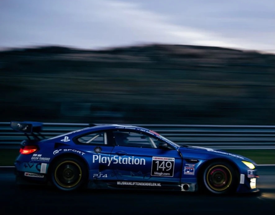 Wiseman Racing BMW M6 GT3 side profile at speed